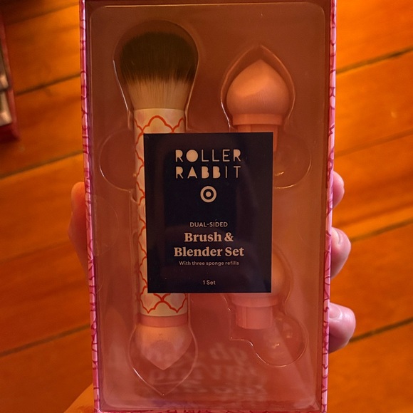 Roller Rabbit Pink Brush & Blender Set - Picture 2 of 4